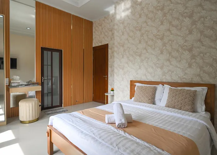 Puri Ratu With Private Pool Villa *